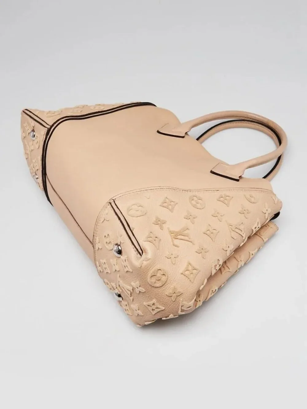Louis Vuitton Galet Veau Cachemire Calfskin Leather W PM Bag